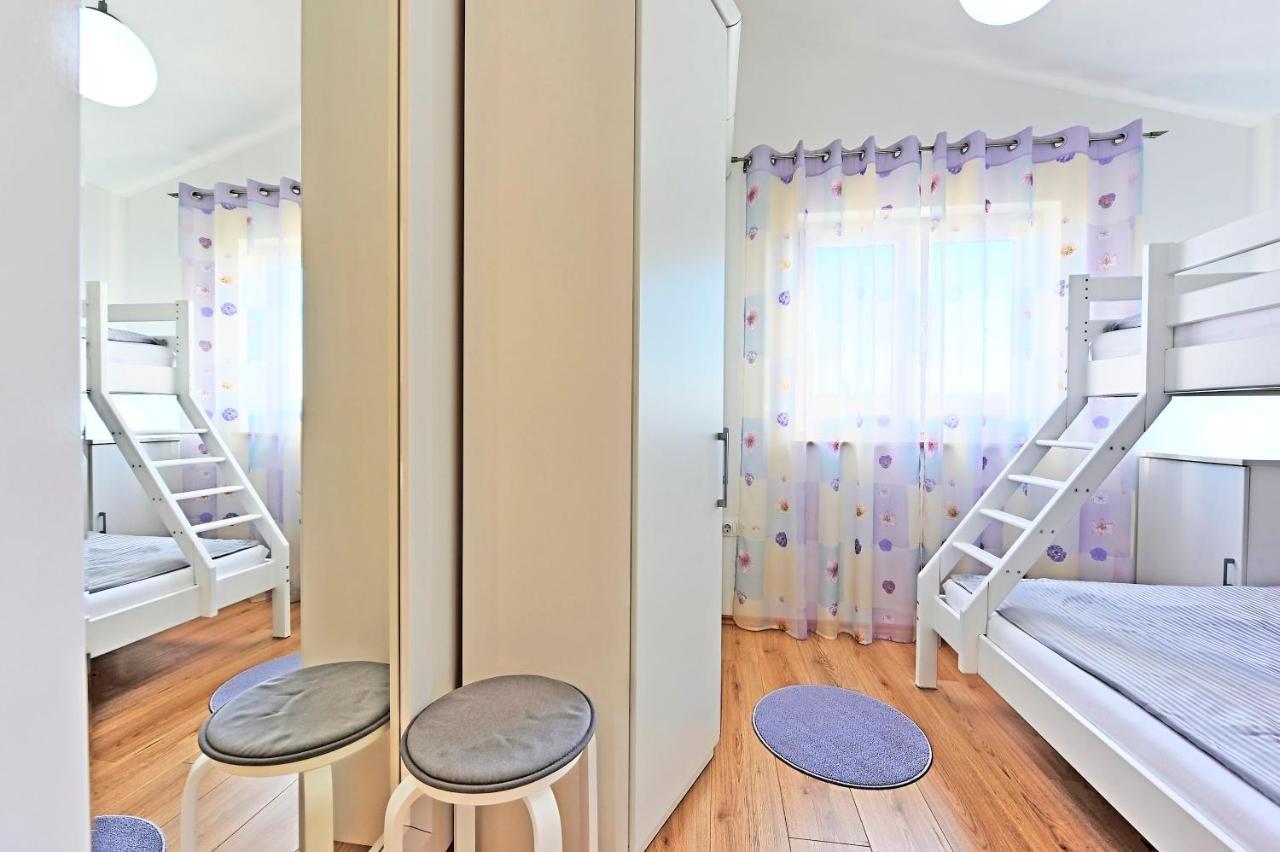 Casa Tara Three-Bedroom Holiday Home Пула Экстерьер фото