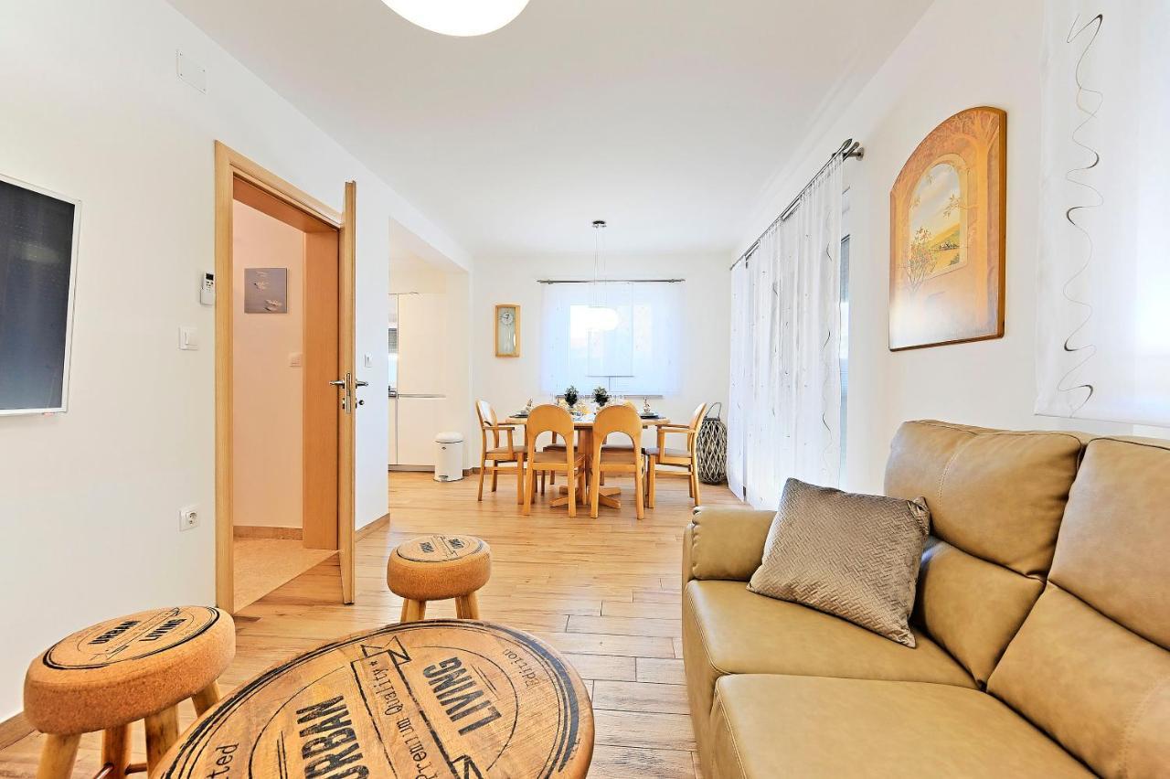 Casa Tara Three-Bedroom Holiday Home Пула Экстерьер фото